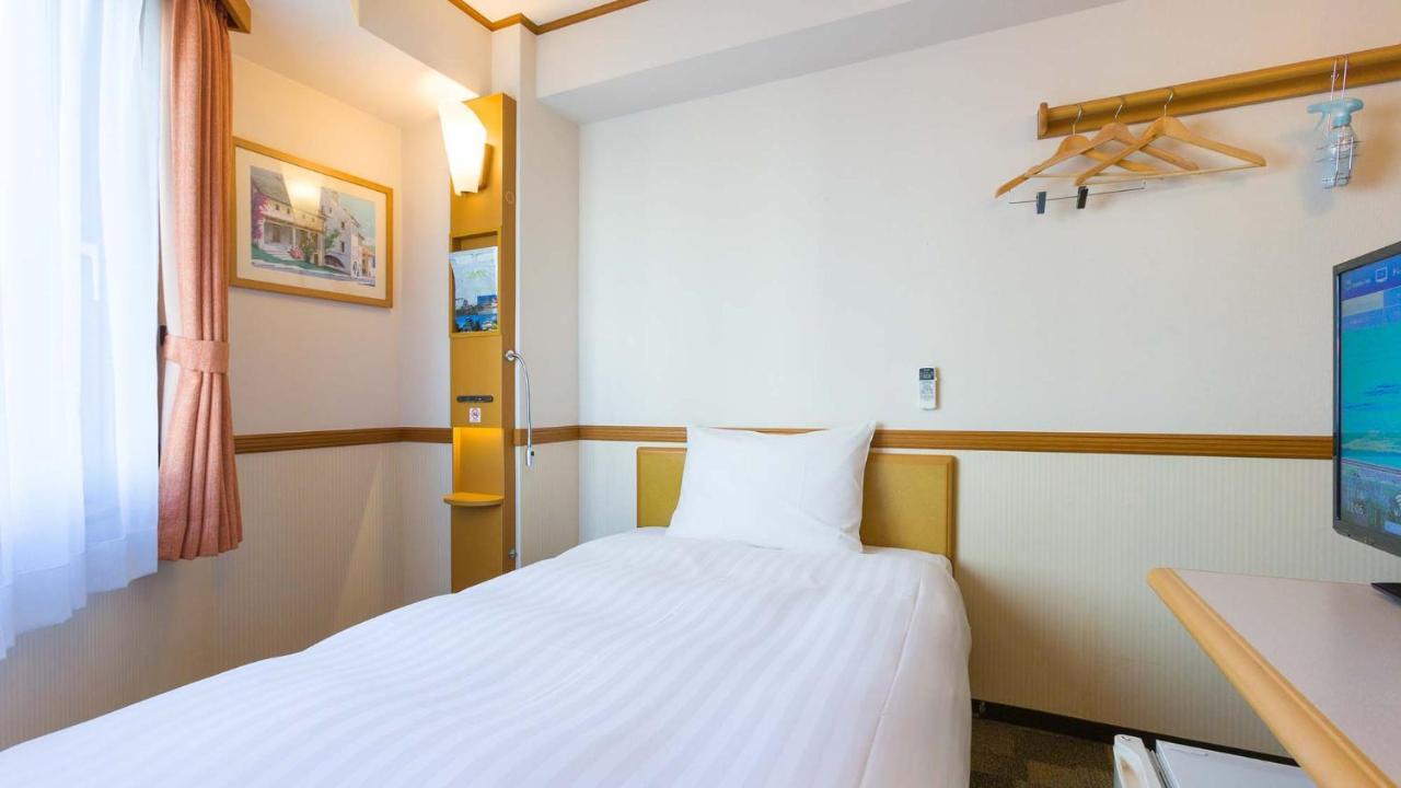 Toyoko Inn Hokkaido Kushiro Juji-Gai Exterior photo